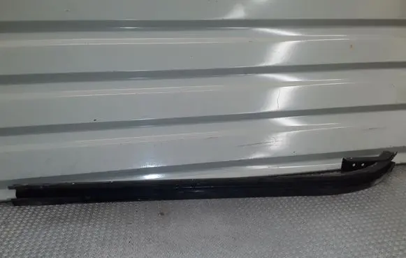 Peugeot 1007 Sliding door bottom rail 