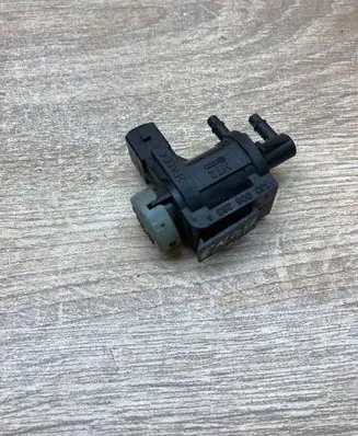 Volkswagen PASSAT B6 Turbo solenoid valve 1J0906283A