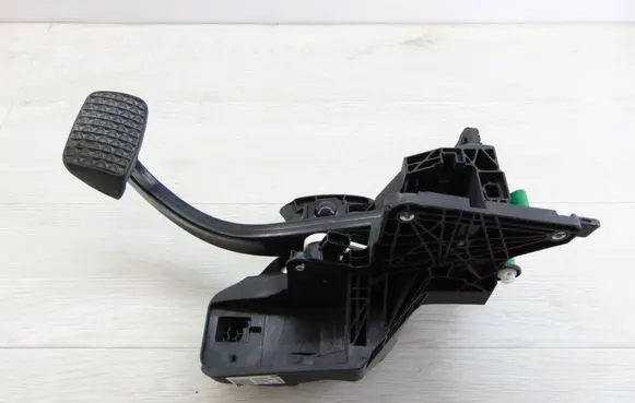 Opel Insignia B Brake pedal 84344897 2461000000000X 662575039