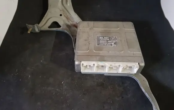 Toyota Highlander XU20 Airbag control unit/module 8922148170