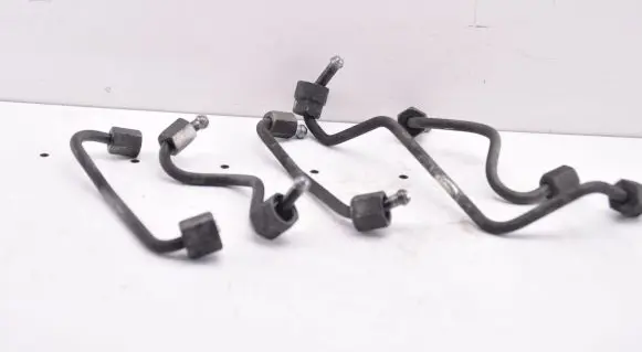 KIA Sportage Fuel injector supply line/pipe 