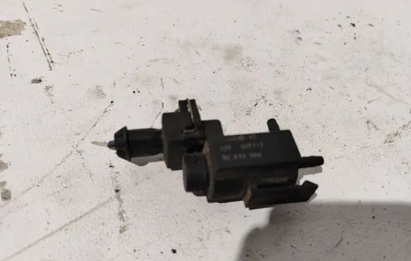 Volvo S80 Turbo solenoid valve 30611668 99T111 72224010
