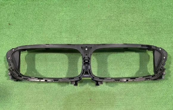 BMW M5 F90 Radiator trim 8069817