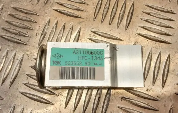 Opel Corsa D Air conditioning (A/C) pressure sensor A31100600G