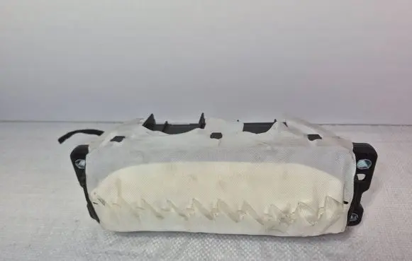 Volkswagen PASSAT B7 Passenger airbag 3AA880204 1053690030410