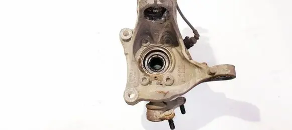 Volkswagen PASSAT B6 Front wheel hub 3c0407258f