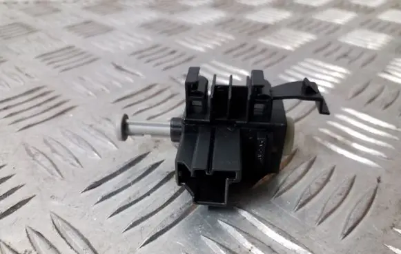 Clutch pedal sensor
