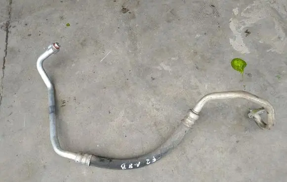 Ford Focus C-MAX Air conditioning (A/C) pipe/hose