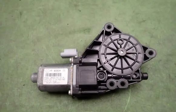 Audi A4 S4 B7 8E 8H Front door window regulator with motor 824502R000