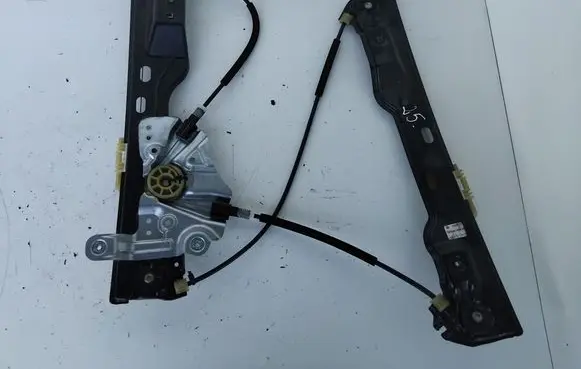 Opel Astra J Front window lifting mechanism without motor 912048106 915361102
