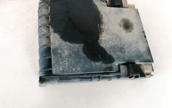 Volkswagen Golf VI Fuse box cover 1k0937132f 1k0.937.132f
