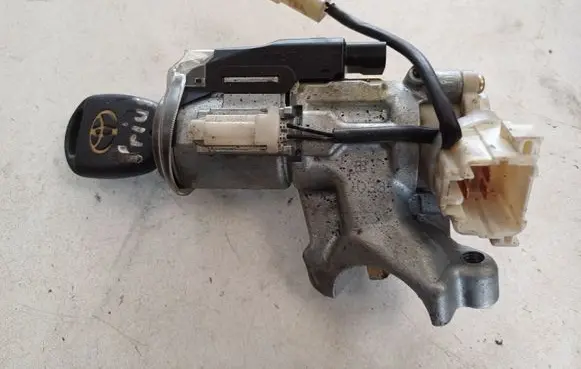 Toyota Previa (XR30, XR40) II Ignition lock 8978328060 45020287