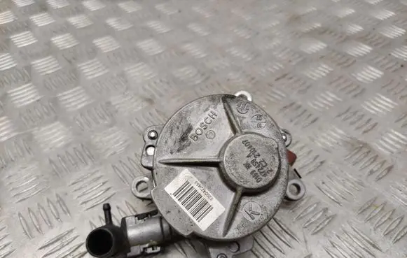 Nissan Qashqai Vacuum pump 8200472458