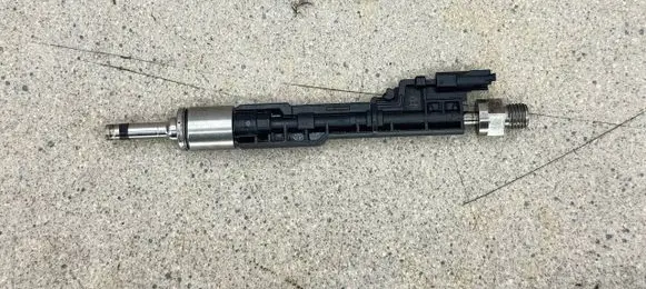 BMW M6 Fuel injector 7645956 13647645956 8627842