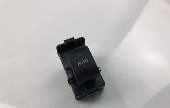Toyota Prius (XW30) Electric window control switch 192801