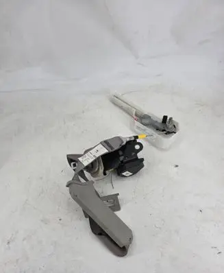 Nissan Rogue Front seatbelt S209302 6094469