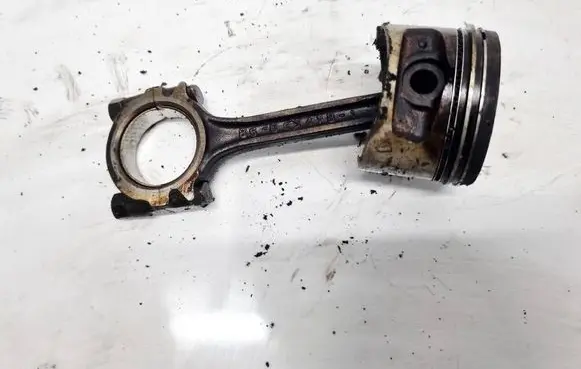Nissan Micra Piston with connecting rod 