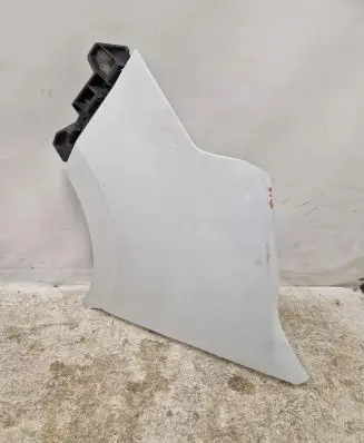 Nissan NV400 Fender