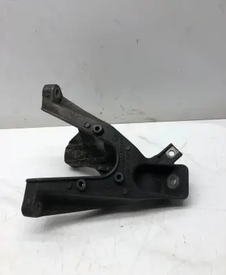 Audi A6 S6 C6 4F Engine mounting bracket 4F0199308P