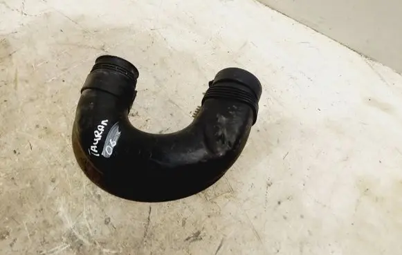 Volkswagen Touran I Air intake hose/pipe 1K0129618