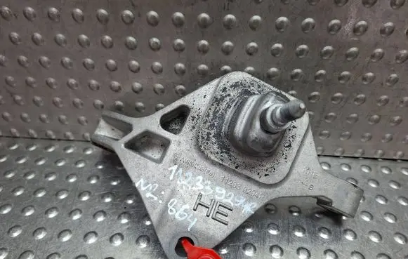 Renault Arkana Gearbox mounting bracket 112339294R S27624864