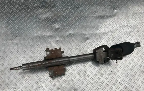Mazda 323 Steering wheel axle