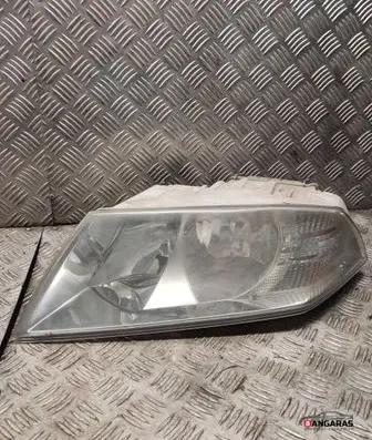 Skoda Octavia Mk2 (1Z) Headlight/headlamp