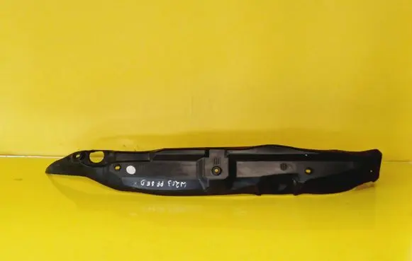 Mercedes-Benz C W203 Front arch trim A2038890225