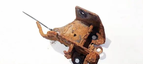 Nissan Note (E11) Bracket in trunk/boot 