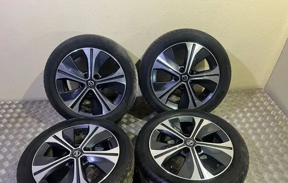 Nissan Leaf II (ZE1) R17 alloy rim 5SH3E