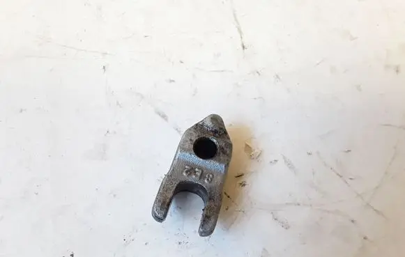 Opel Antara Fuel Injector clamp holder 8E2