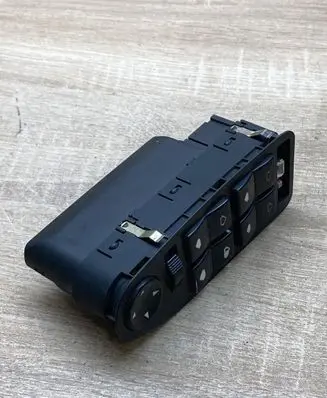 BMW 5 E39 Electric window control switch 61318368987 03725070