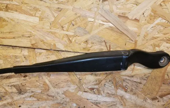 Alfa Romeo 159 Front wiper blade arm 60699861