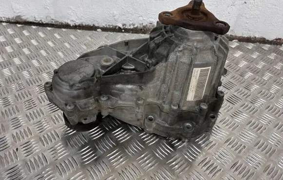 Gearbox transfer box case