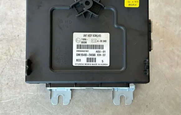 Hyundai Santa Fe Alarm control unit/module 954002W580