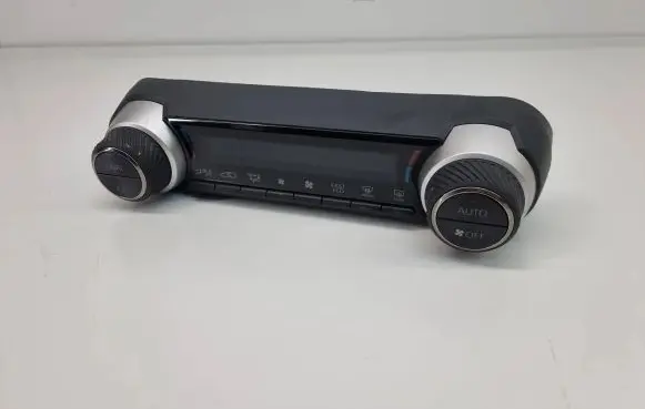 Toyota RAV 4 (XA50) Climate control unit 5590042600