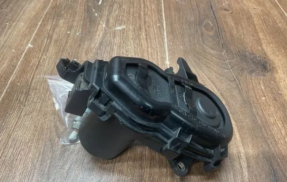 Mercedes-Benz E W213 Hand brake/parking brake motor 32358282 A2135468200