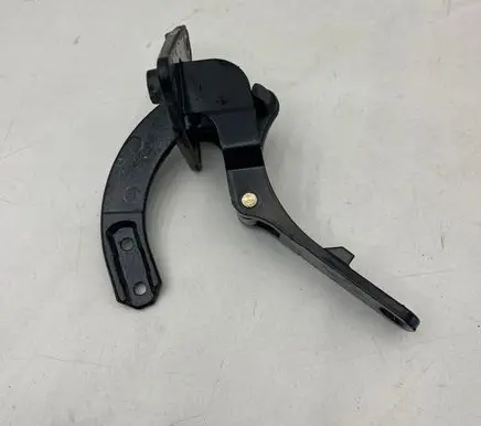 Volvo V70 Loading door upper hinge 8643158