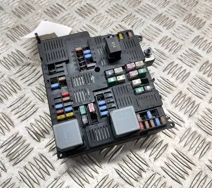 Volvo XC60 Fuse module 32212297