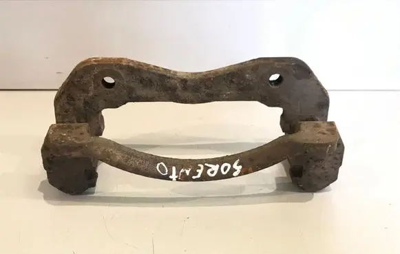KIA Sorento Front Brake Caliper Pad/Carrier 