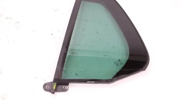 Volkswagen Golf VII Sliding door window/glass 5G6845213