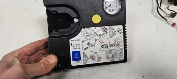 Mercedes-Benz Citan W415 Tire air pump compressor A0005832202 A2465840138 AIRCOMPRESSOR