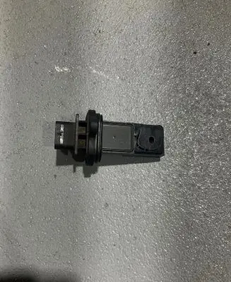 BMW 5 F10 F11 Mass air flow meter 7566990 325381386 0280218270