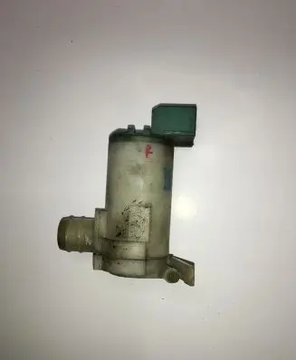 Nissan X-Trail T31 Windscreen/windshield washer pump MC212 2224616A