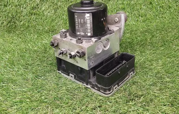 Volkswagen Touareg II ABS Pump 7P0614517P 7P0907379P