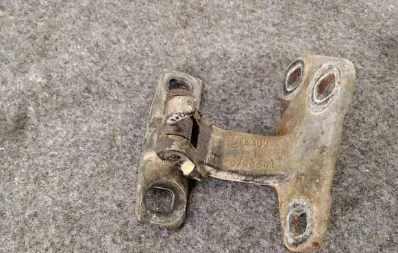 BMW X5 E53 Tailgate/trunk/boot hinge ES790302