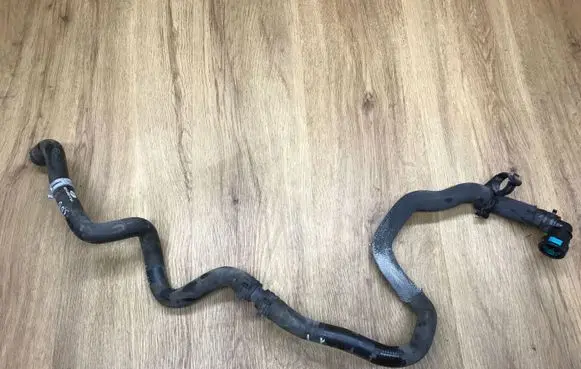 Land Rover Range Rover Sport L494 Engine coolant pipe/hose CPLA8B573CB