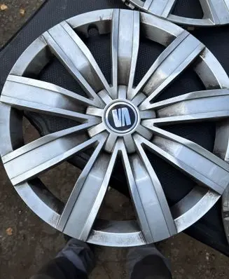 Volkswagen Tiguan R16 wheel hub/cap/trim 5NA601147