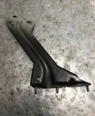 Audi Q5 SQ5 Fender mounting bracket 8R0821135-BILI 8R0821135