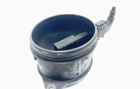 BMW 5 E60 E61 Mass air flow meter 7805415 0281002936